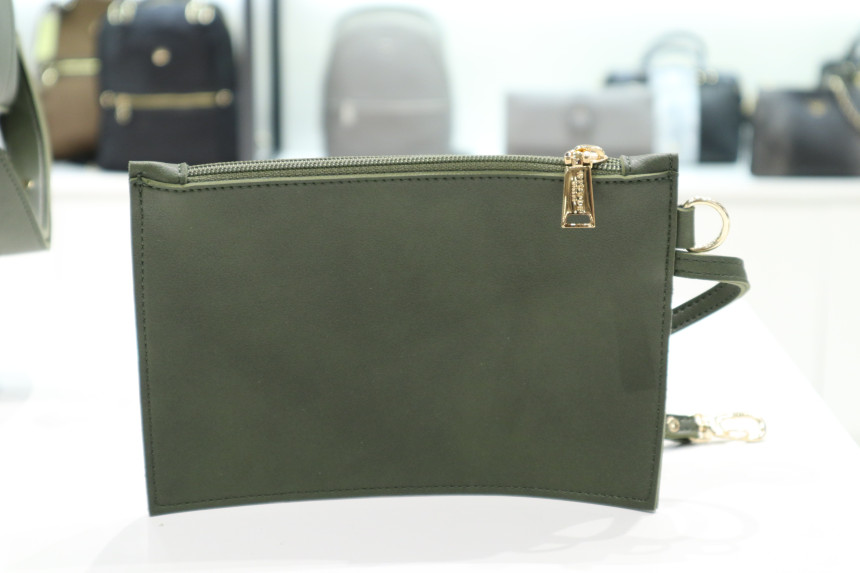 <b><p>Nomi Miller Should Bag FGN8500 Gangnam Day</p></b><b><p>ニコルミラーショルダーバッグFGN8500江南店デイリーバック20代の女性のバッグ</p></b><br /><br /><p align='center'>