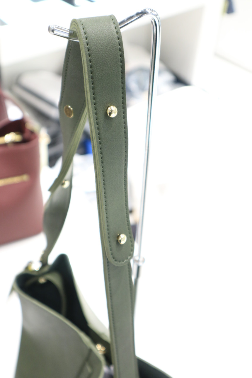 <b><p>Nomi Miller Should Bag FGN8500 Gangnam Day</p></b><b><p>ニコルミラーショルダーバッグFGN8500江南店デイリーバック20代の女性のバッグ</p></b><br /><br /><p align='center'>