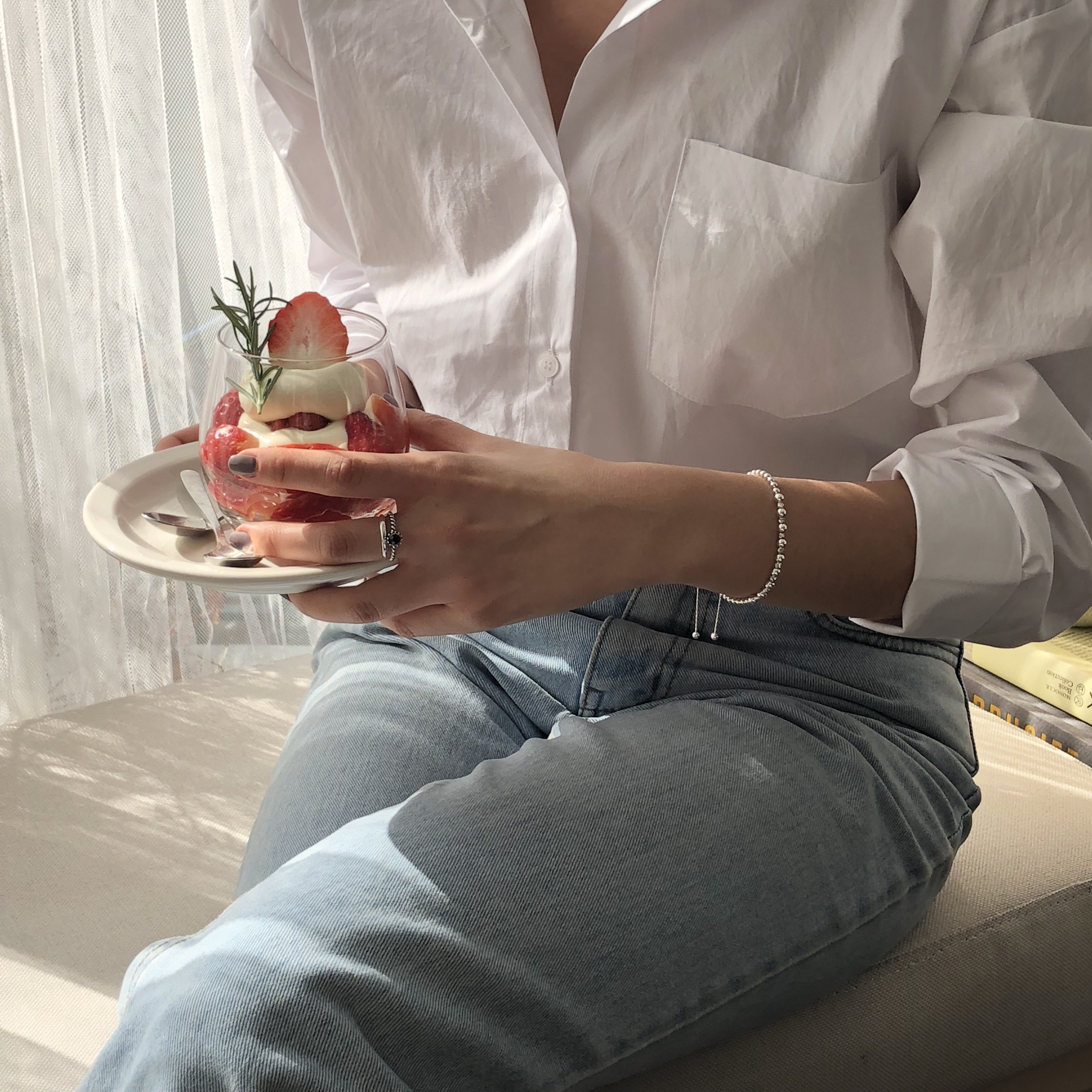 <b><p>Nita Silver 925 onyx ste ring The antiquy</p></b><b><p>モニター シルバー925 オニキス 原石 リング アンティークは 20代の女性 油絵</p></b><br /><br /><p align='center'>