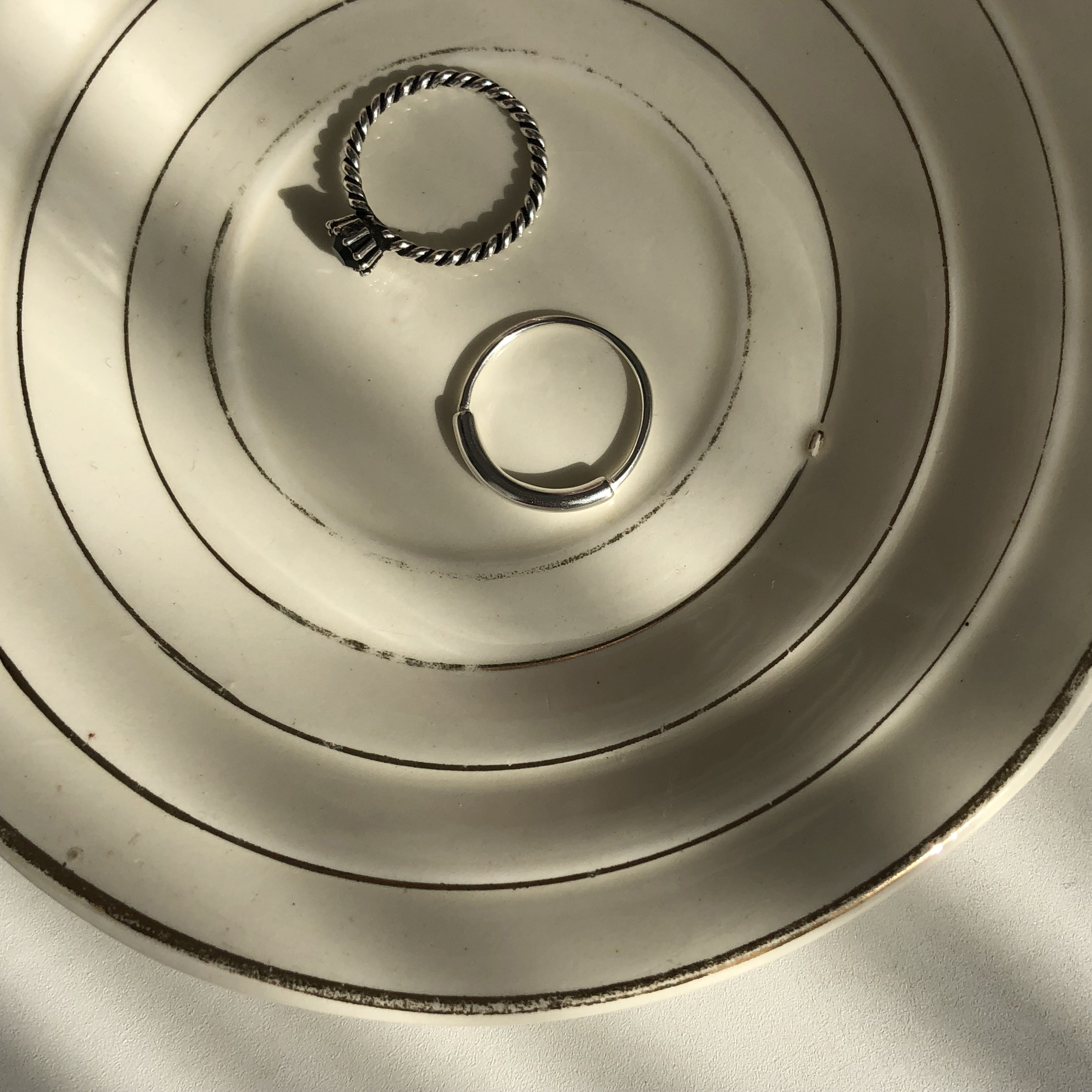 <b><p>Nita Silver 925 onyx ste ring The antiquy</p></b><b><p>モニター シルバー925 オニキス 原石 リング アンティークは 20代の女性 油絵</p></b><br /><br /><p align='center'>