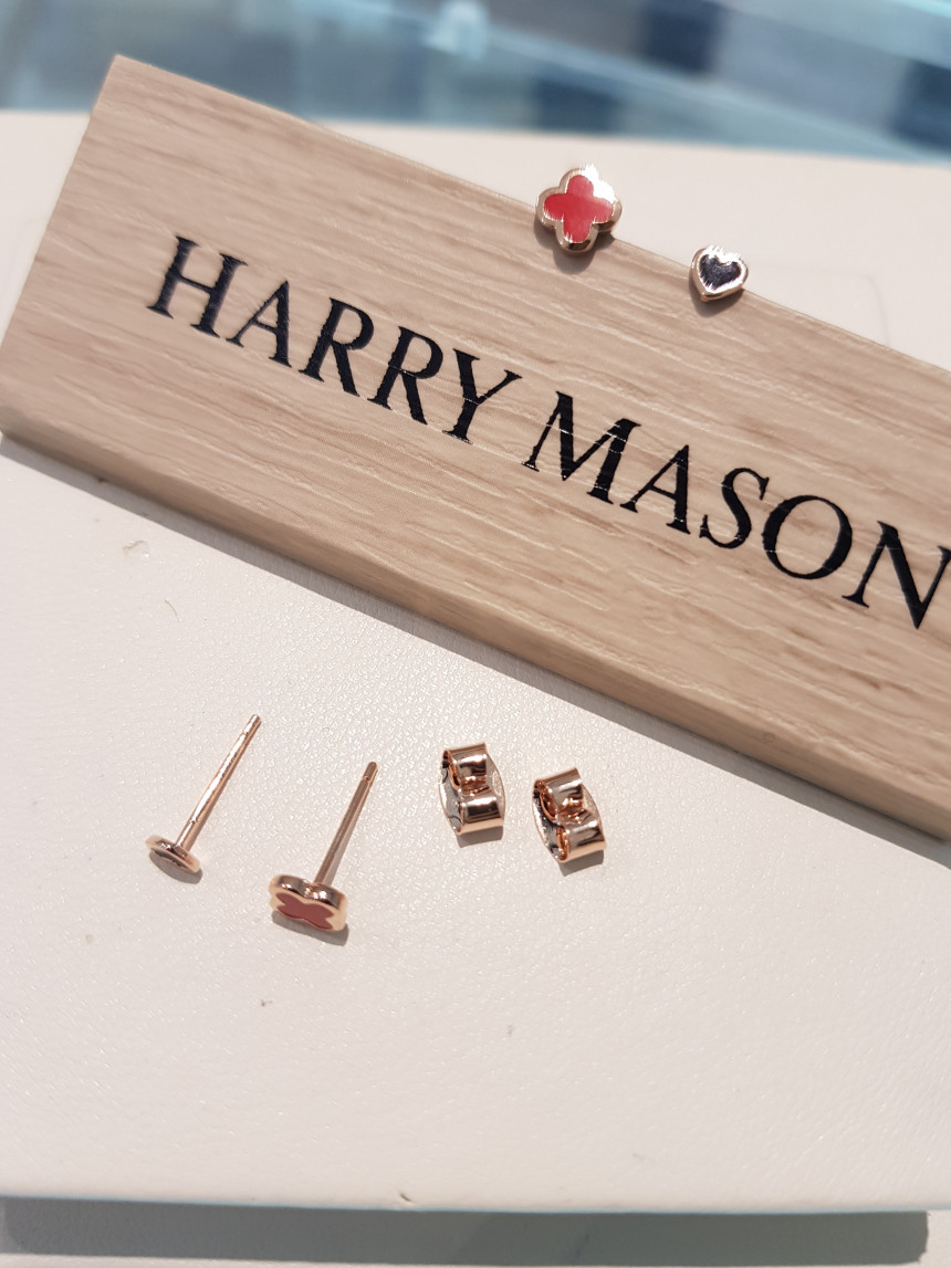 <b><p>Harry Mason Crova Red eings HMTPE-001RG A</p></b><b><p>ハリー・メイソン クローバー レッドイヤリング HMTPE-001RG 可愛らしいコーディネート</p></b><br /><br /><p align='center'>