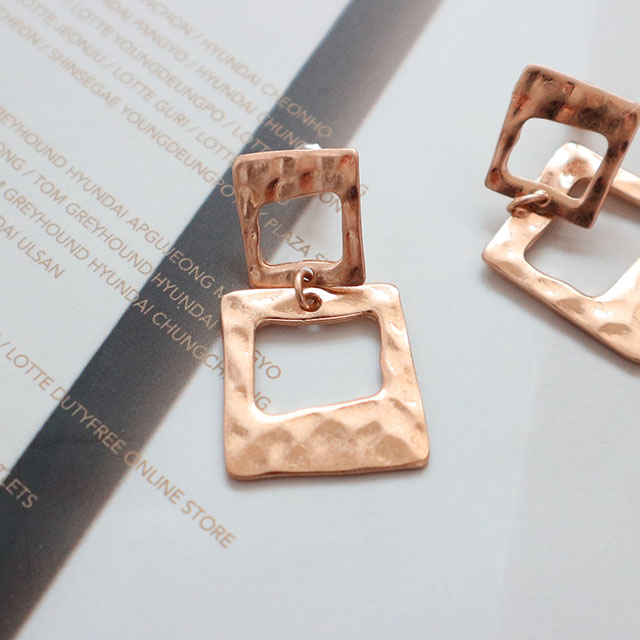 <b><p>1+1 vintage Bold Drop Earrgs 18 species Aique</p></b><b><p>+ ヴィンテージ ボールド ドロップイヤリング 18種 アィーク サル ミニマル</p></b><br /><br /><p align='center'>