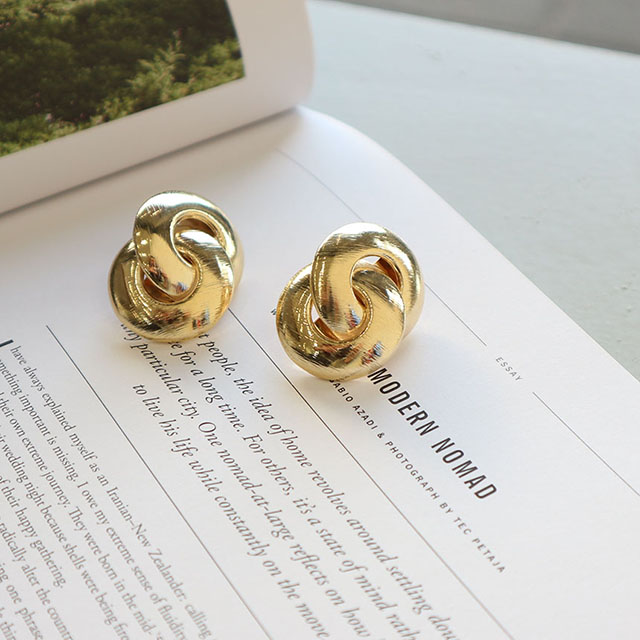 <b><p>1+1 vintage Bold Drop Earrgs 18 species Aique</p></b><b><p>+ ヴィンテージ ボールド ドロップイヤリング 18種 アィーク サル ミニマル</p></b><br /><br /><p align='center'>