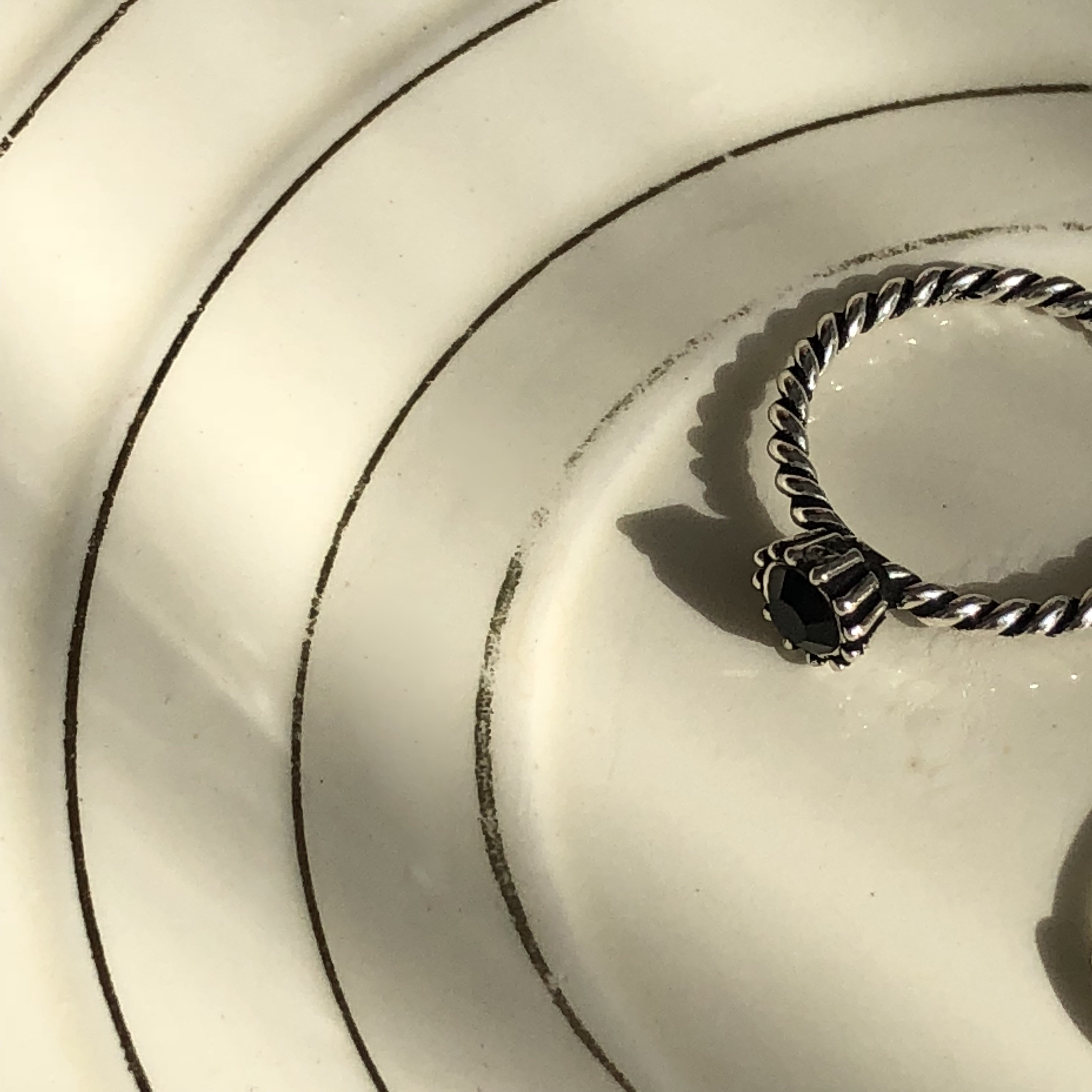 <b><p>Nita Silver 925 onyx ste ring The antiquy</p></b><b><p>モニター シルバー925 オニキス 原石 リング アンティークは 20代の女性 油絵</p></b><br /><br /><p align='center'>