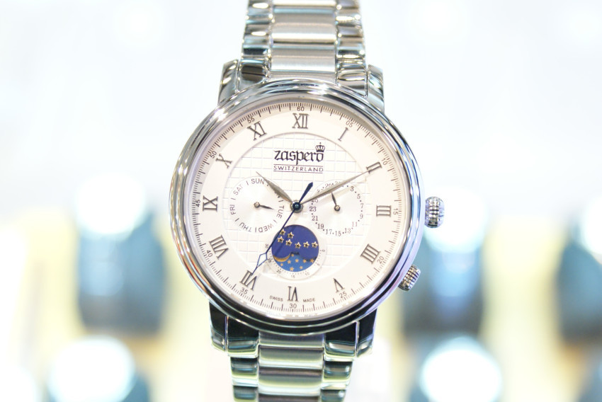 <b><p>Jaspeiro MOONPHASE silver White CG105-16</p></b><b><p>ザースフェーに 月相 シルバー ホワイト CG105-16 一目に入ってくる メタル感</p></b><br /><br /><p align='center'>