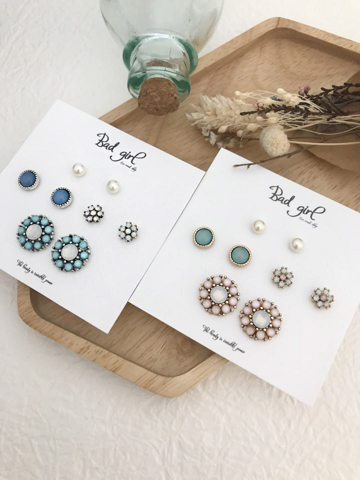 <b><p>Spring flowers 8 pieces set ear female Red</p></b><b><p>春の花 8ピース セット イヤリング 女性 洗練されたグリッター 高級アンティーク</p></b><br /><br /><p align='center'>