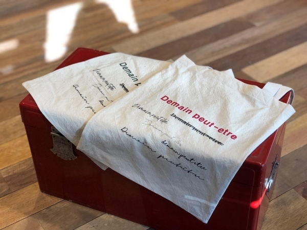 <b><p>Self-made lettering Eco-back ceased sp Hand</p></b><b><p>自主制作レタリングエコバッグ・デ・マンベク春バッグハンドメイド商品カジュアルな20代の女性</p></b><br /><br /><p align='center'>