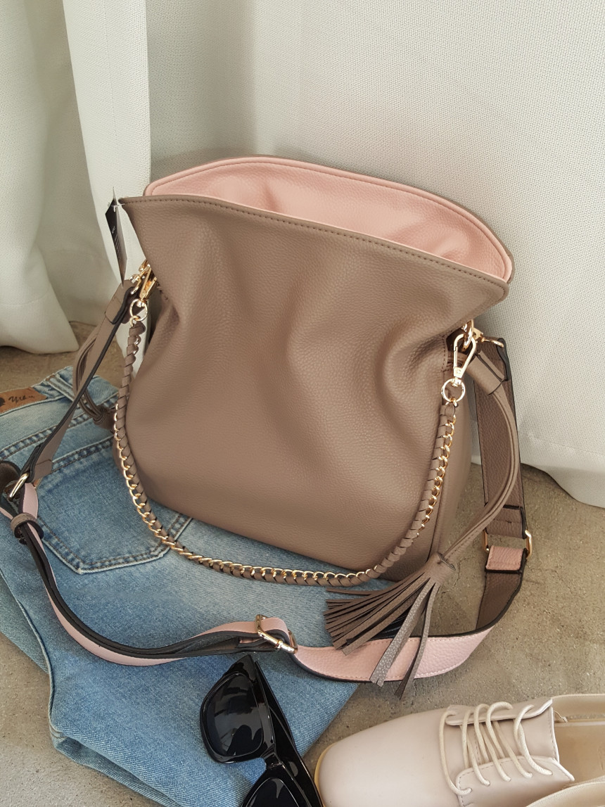 <b><p>Avril bucket bag</p></b><b><p>アヴリルバケットバック</p></b><br /><br /><p align='center'>