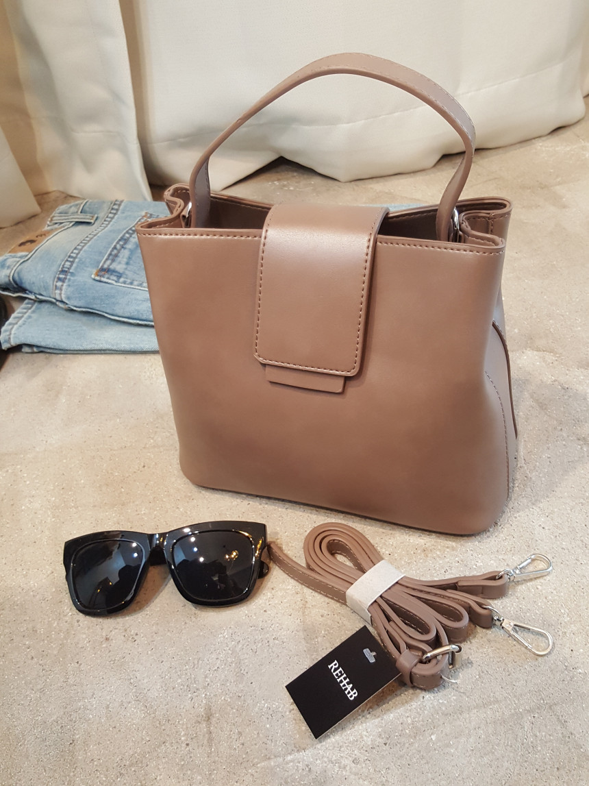 <b><p>Lois back</p></b><b><p>ロイスバック</p></b><br /><br /><p align='center'>