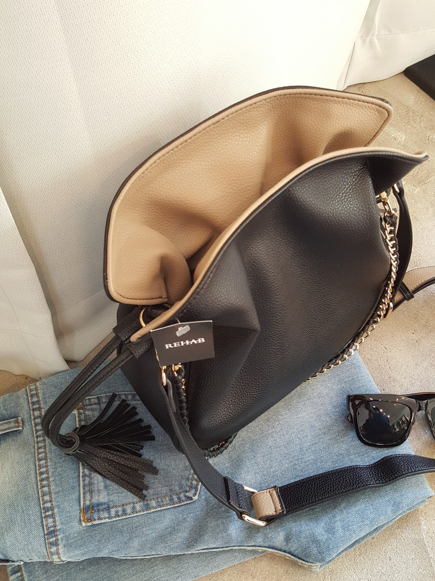 <b><p>Avril bucket bag</p></b><b><p>アヴリルバケットバック</p></b><br /><br /><p align='center'>