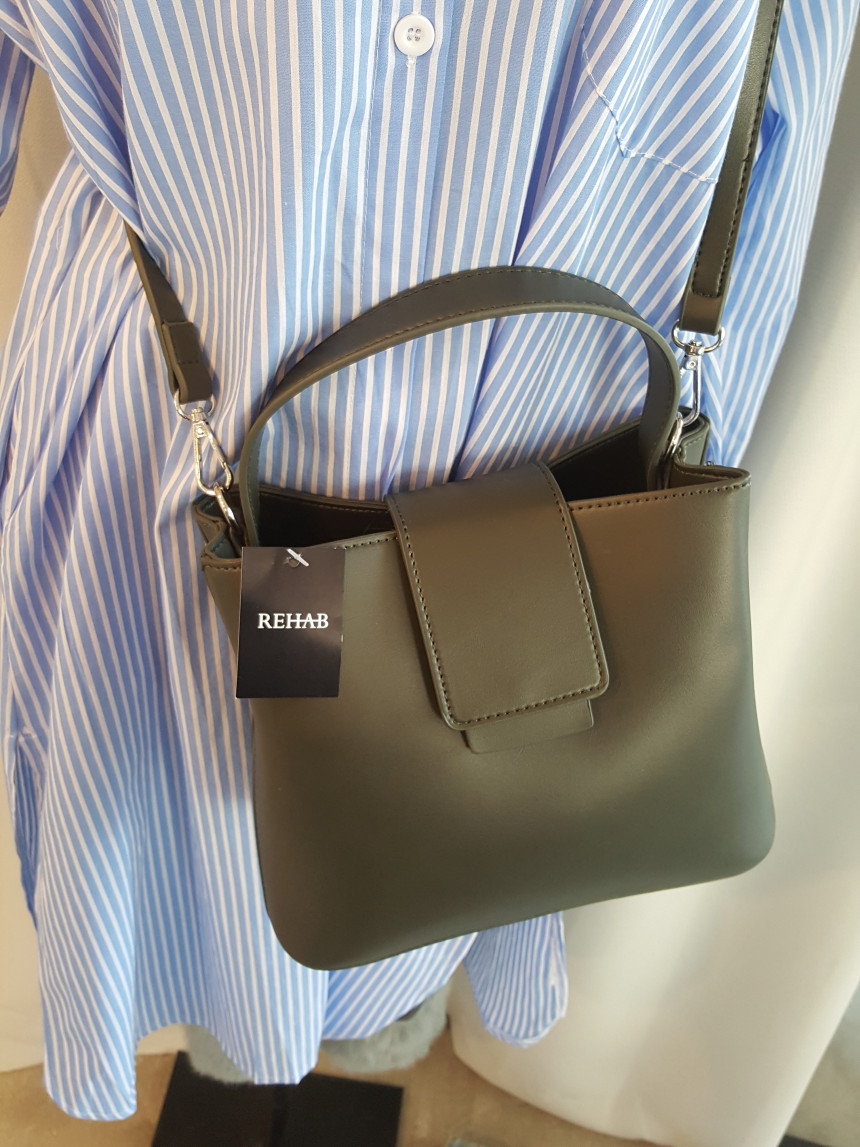 <b><p>Lois back</p></b><b><p>ロイスバック</p></b><br /><br /><p align='center'>