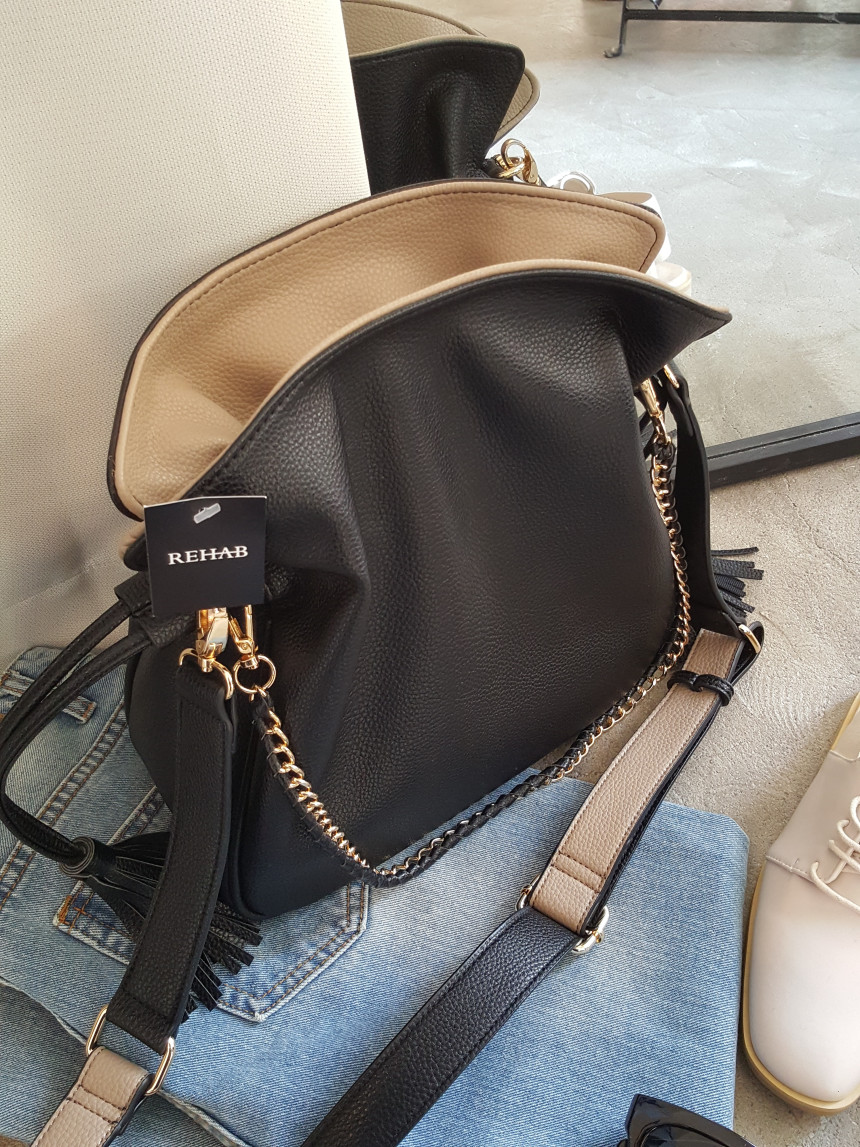 <b><p>Avril bucket bag</p></b><b><p>アヴリルバケットバック</p></b><br /><br /><p align='center'>