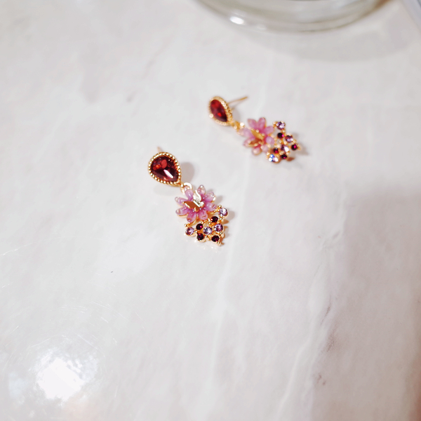 <b><p>Sarr Butterfly Violet eing</p></b><b><p>そろりと 蝶が バイオレット イヤリング</p></b><br /><br /><p align='center'>