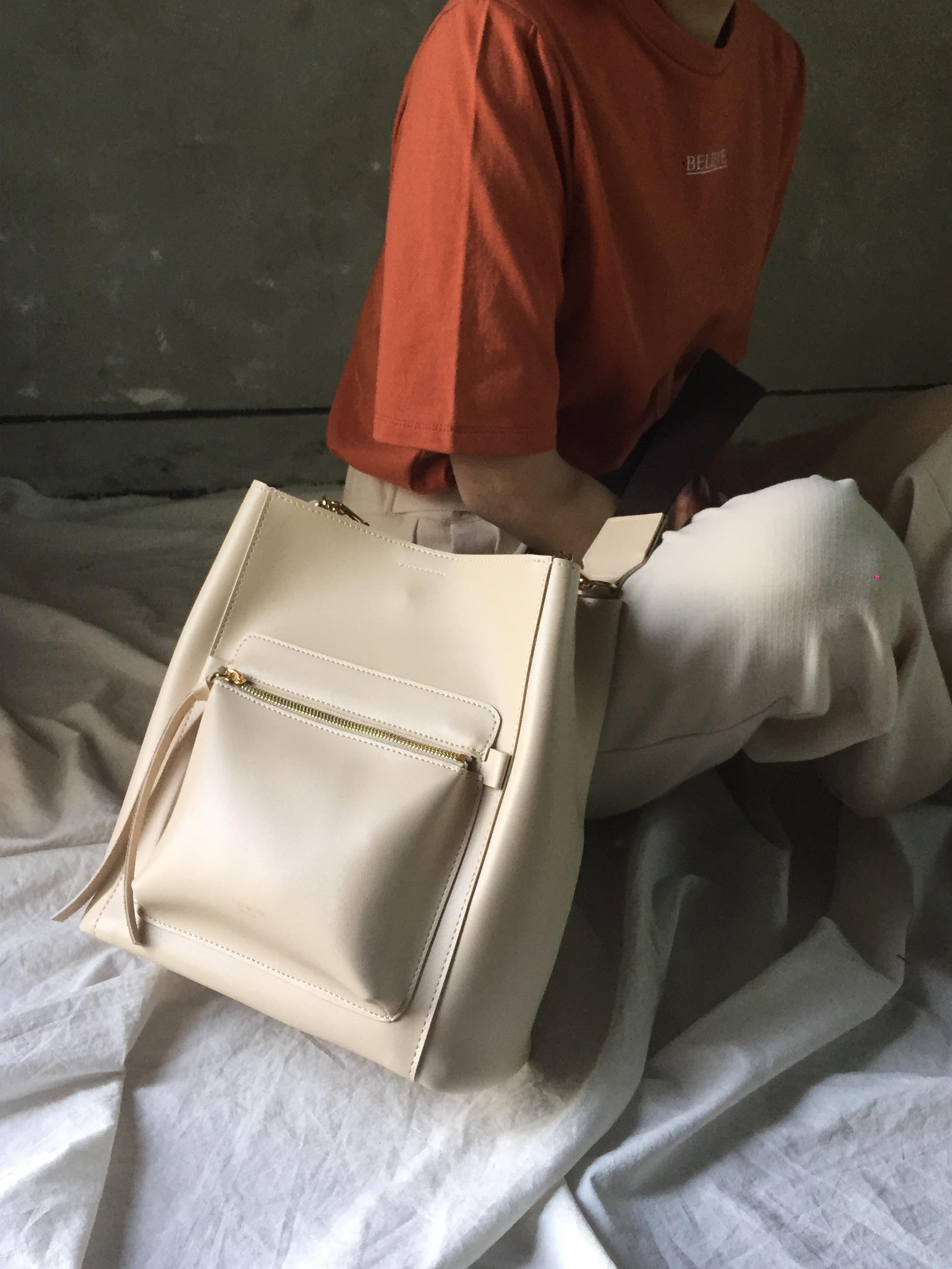 <b><p>Dyue Zipper Point Should 20 Women's Cross</p></b><b><p>デュエジッパーポイントショルダー20代の女性のクロスカジュアルモダンあすなろ収納力良いバッグすっきり</p></b><br /><br /><p align='center'>