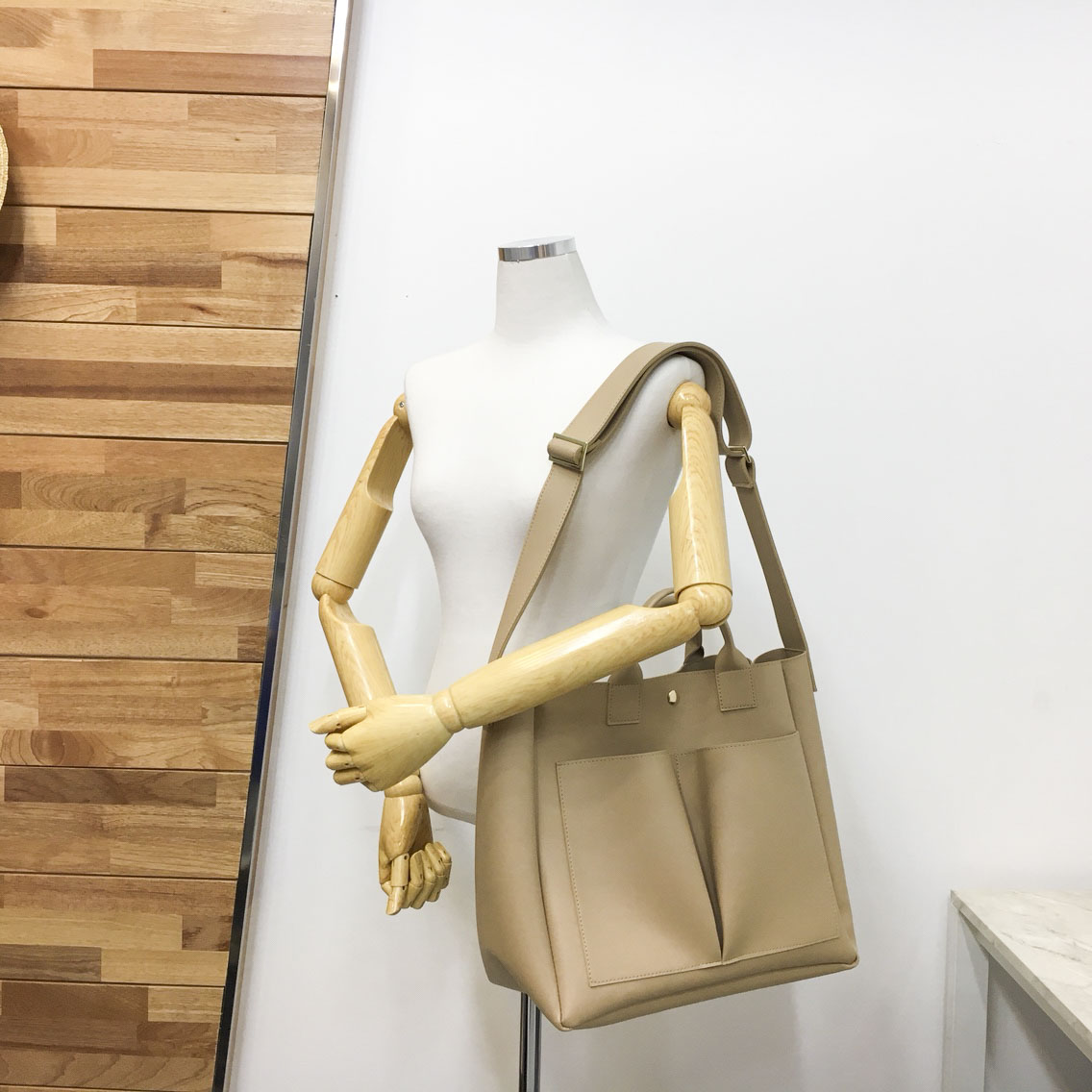 <b><p>Spring Color Daily Leather Tumbl Bag</p></b><b><p>春カラーデイリーレザータンブラーバック</p></b><br /><br /><p align='center'>