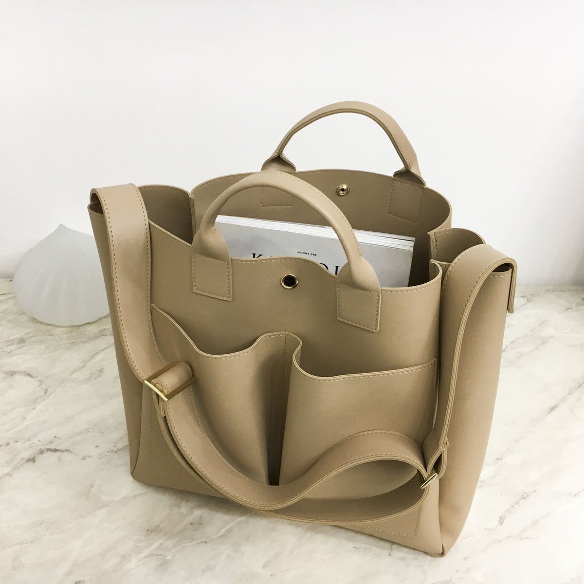 <b><p>Spring Color Daily Leather Tumbl Bag</p></b><b><p>春カラーデイリーレザータンブラーバック</p></b><br /><br /><p align='center'>