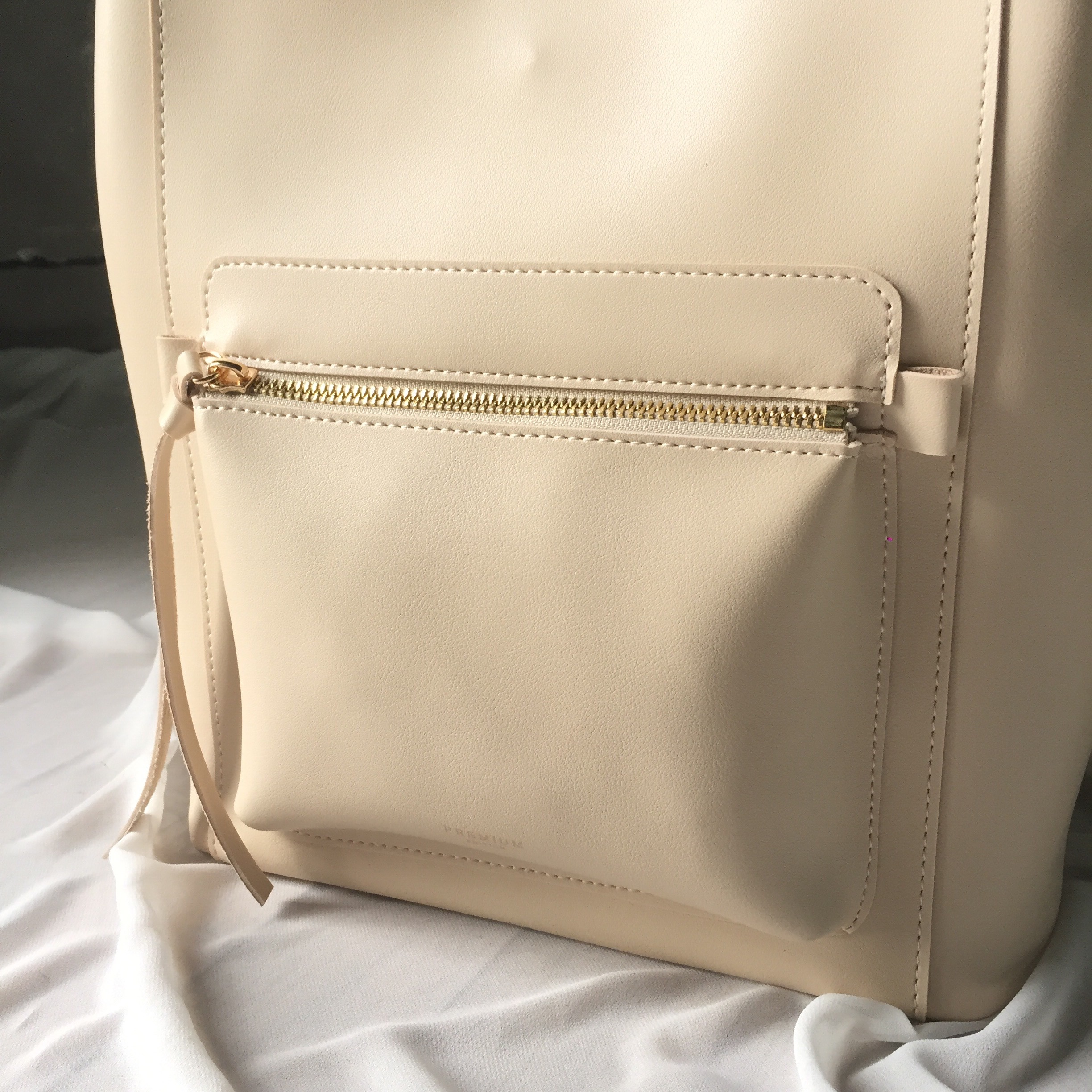 <b><p>Dyue Zipper Point Should 20 Women's Cross</p></b><b><p>デュエジッパーポイントショルダー20代の女性のクロスカジュアルモダンあすなろ収納力良いバッグすっきり</p></b><br /><br /><p align='center'>