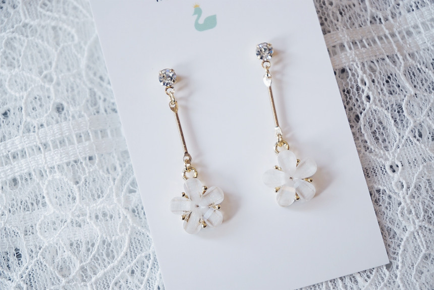 <b><p>Cherry Blossom Drop eaing Twenties Dly coordaon</p></b><b><p>桜 ドロップ イヤリング 20代の女性 デイリーコーディネート ウンチム ガールフレンドの贈り物</p></b><br /><br /><p align='center'>