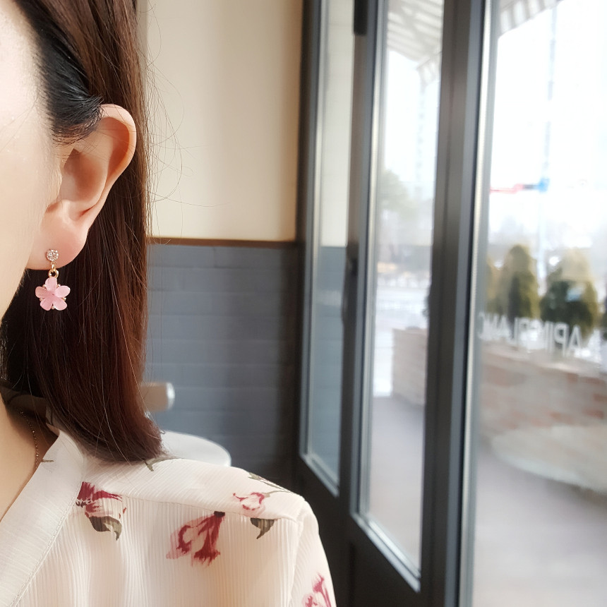 <b><p>Cherry Blossom Drop eaing Twenties Dly coordaon</p></b><b><p>桜 ドロップ イヤリング 20代の女性 デイリーコーディネート ウンチム ガールフレンドの贈り物</p></b><br /><br /><p align='center'>