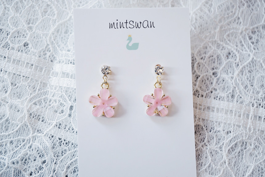 <b><p>Cherry Blossom Drop eaing Twenties Dly coordaon</p></b><b><p>桜 ドロップ イヤリング 20代の女性 デイリーコーディネート ウンチム ガールフレンドの贈り物</p></b><br /><br /><p align='center'>