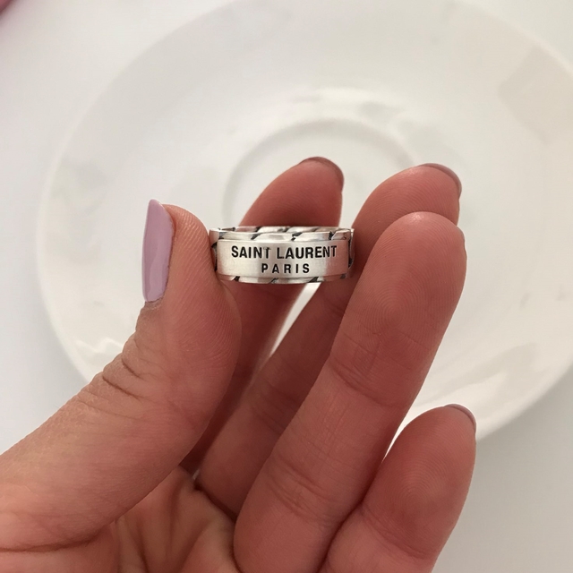 <b><p>925 silver Saint Laure ch Lettg rg Couplg</p></b><b><p>925 シルバー サンローラン チェーン レタリングリング カップ モダン シンプルアクセサリー</p></b><br /><br /><p align='center'>