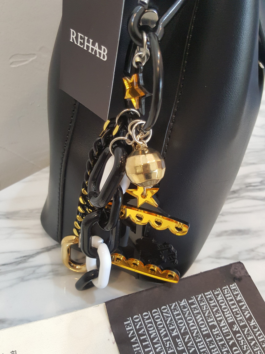 <b><p>Lois back</p></b><b><p>ロイスバック</p></b><br /><br /><p align='center'>