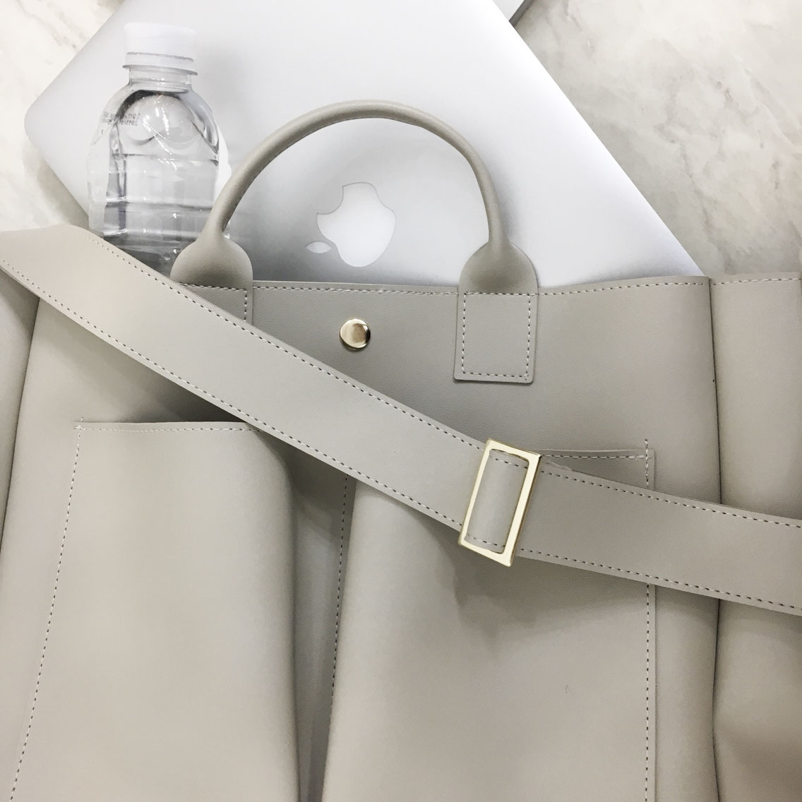 <b><p>Spring Color Daily Leather Tumbl Bag</p></b><b><p>春カラーデイリーレザータンブラーバック</p></b><br /><br /><p align='center'>