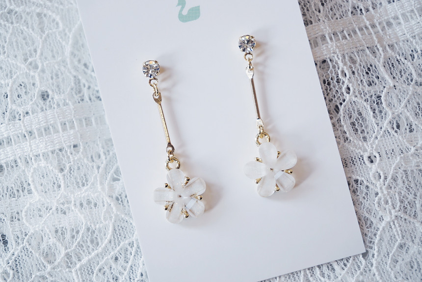 <b><p>Cherry Blossom Drop eaing Twenties Dly coordaon</p></b><b><p>桜 ドロップ イヤリング 20代の女性 デイリーコーディネート ウンチム ガールフレンドの贈り物</p></b><br /><br /><p align='center'>