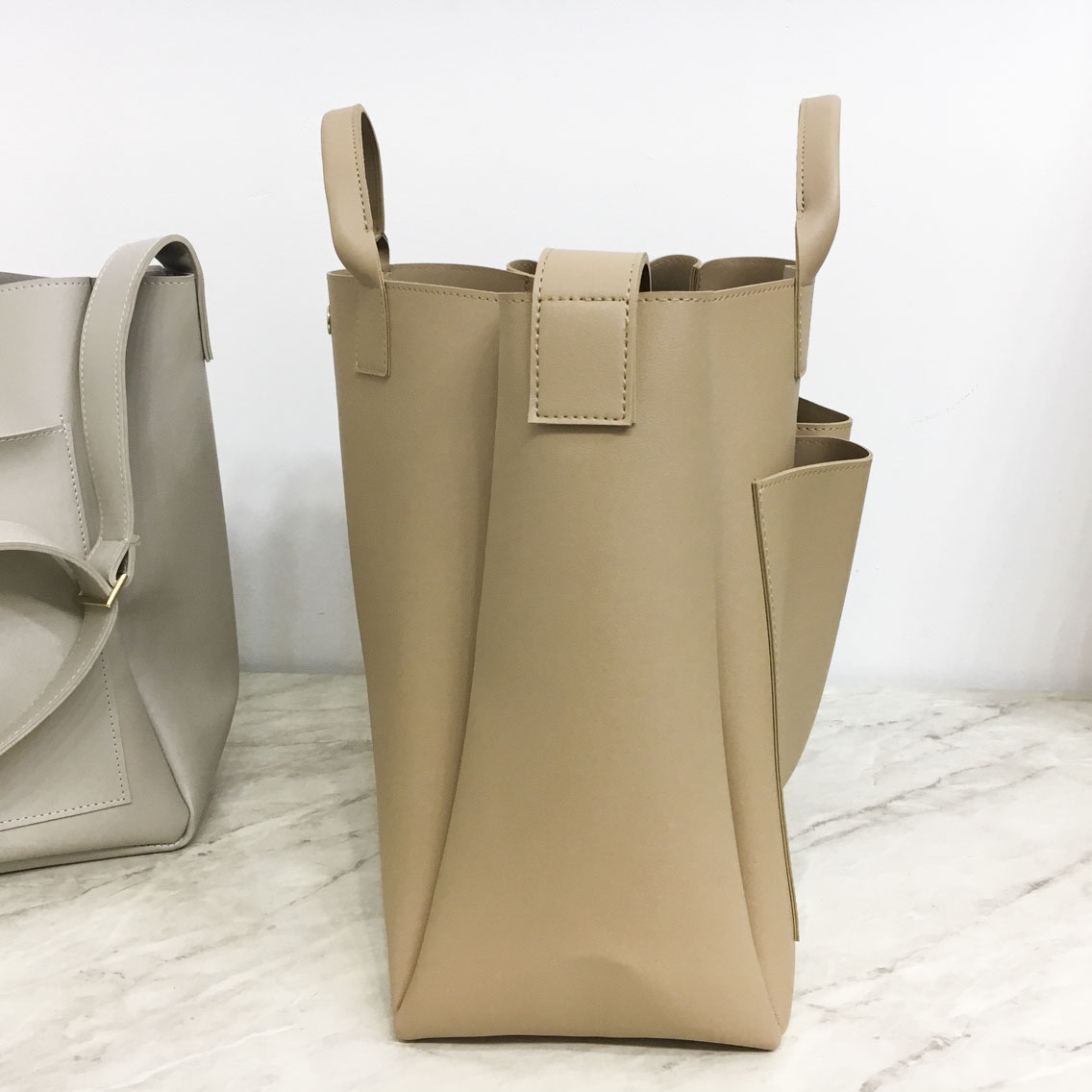 <b><p>Spring Color Daily Leather Tumbl Bag</p></b><b><p>春カラーデイリーレザータンブラーバック</p></b><br /><br /><p align='center'>