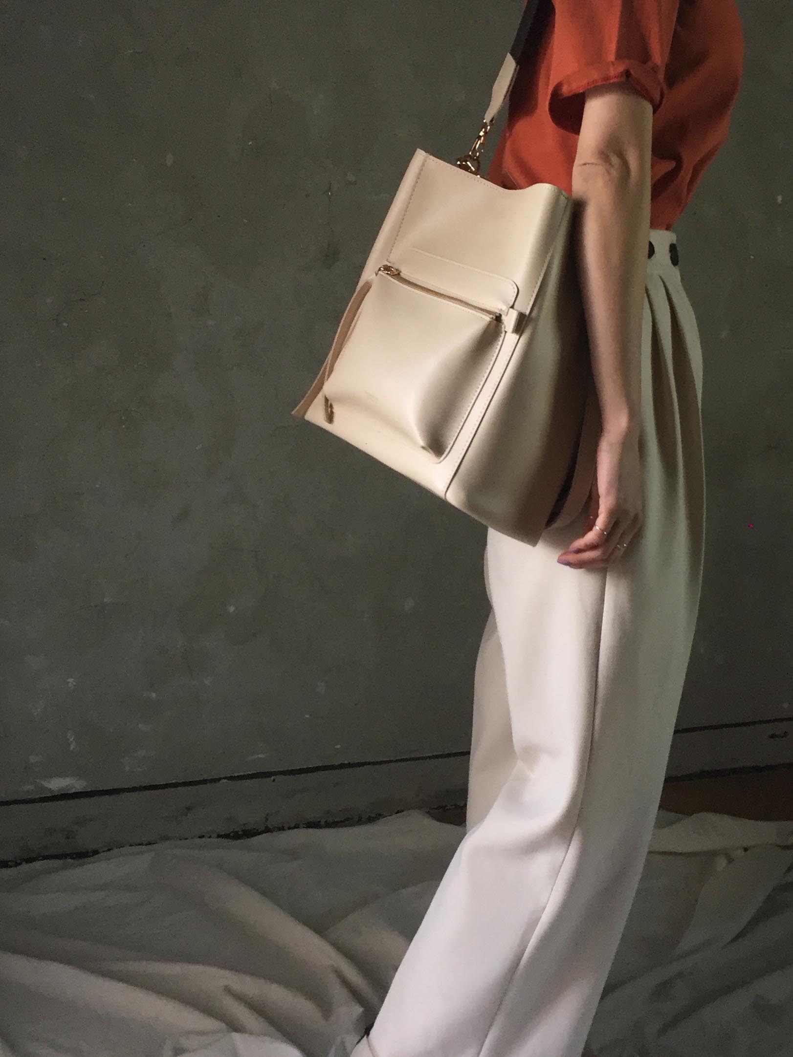 <b><p>Dyue Zipper Point Should 20 Women's Cross</p></b><b><p>デュエジッパーポイントショルダー20代の女性のクロスカジュアルモダンあすなろ収納力良いバッグすっきり</p></b><br /><br /><p align='center'>