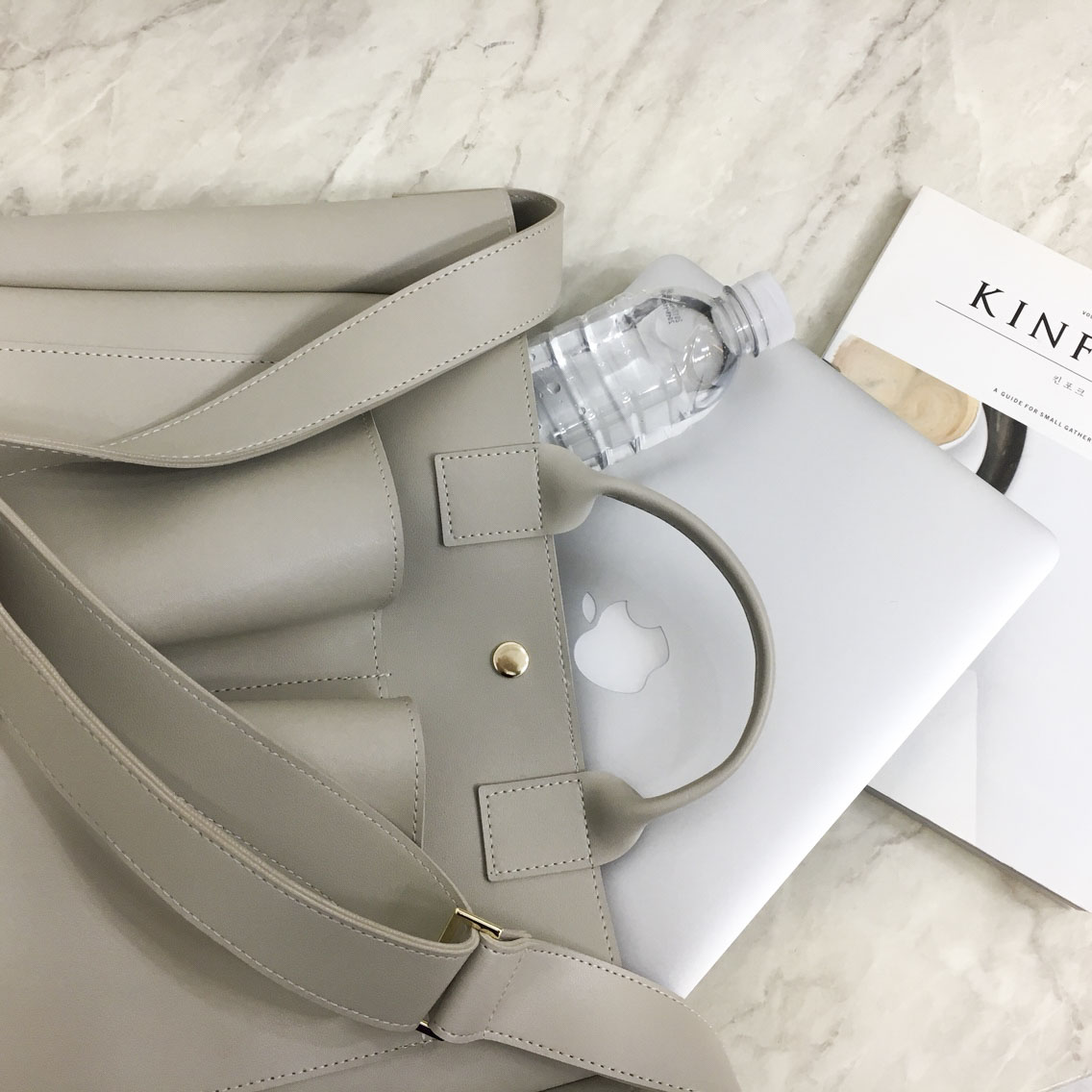 <b><p>Spring Color Daily Leather Tumbl Bag</p></b><b><p>春カラーデイリーレザータンブラーバック</p></b><br /><br /><p align='center'>