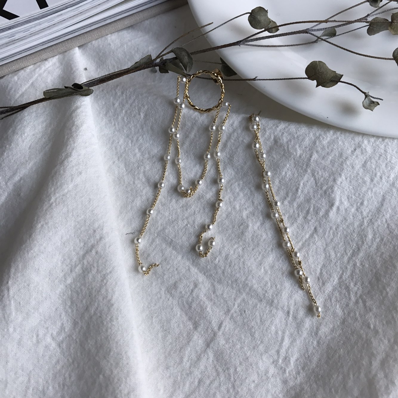 <b><p>Shaolin Unknown Pearl Long Drop Ergs Stand</p></b><b><p>シャーオルリン オンバル 真珠 ロング ドロップイヤグ 説得力の 魅あるスタイル</p></b><br /><br /><p align='center'>