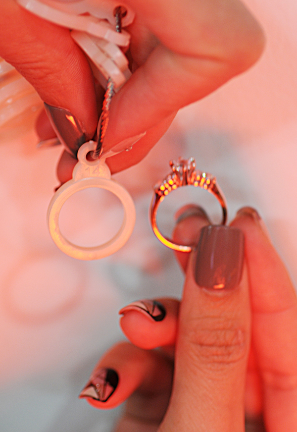 <b><p>Ring size resurgence Lake Ash method Alleic</p></b><b><p>リングサイズ 回復 湖 材 法 アレルギーのない ポリエチレン ゲージ 測定器 カップル</p></b><br /><br /><p align='center'>