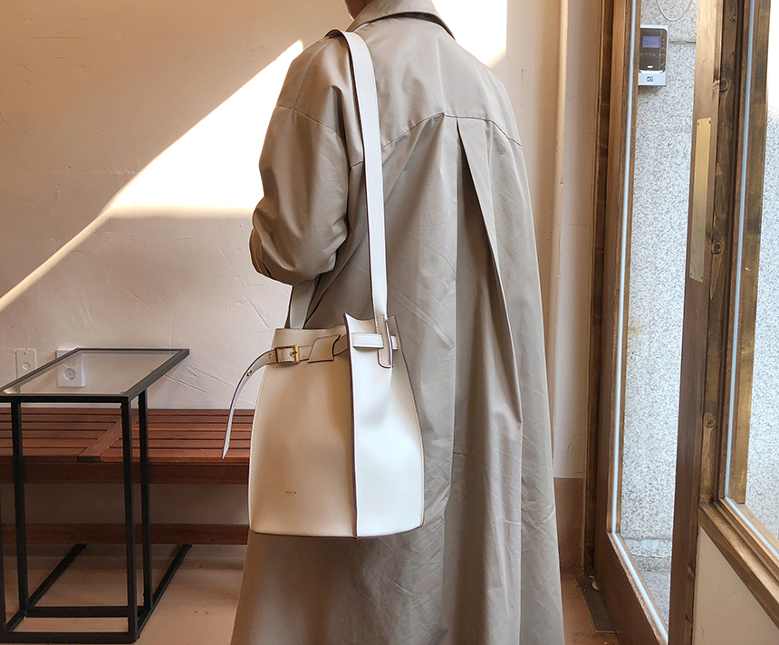 <b><p>French belt buckle shoulder bag Wom's</p></b><b><p>フレンチベルトバケットショルダーバッグ女性デイリー春バッグレザーバッグ20代 버킷백</p></b><br /><br /><p align='center'>