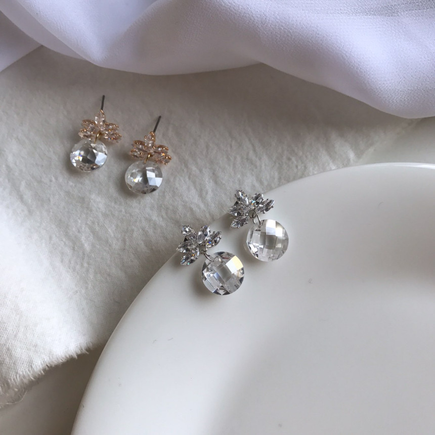 <b><p>Rev Cubic Daily Earrings Unique Sensity Mood</p></b><b><p>回転 キュービック デイリーピアス ユニークな感性ムード 女性コーディネート 豪華スタイル</p></b><br /><br /><p align='center'>