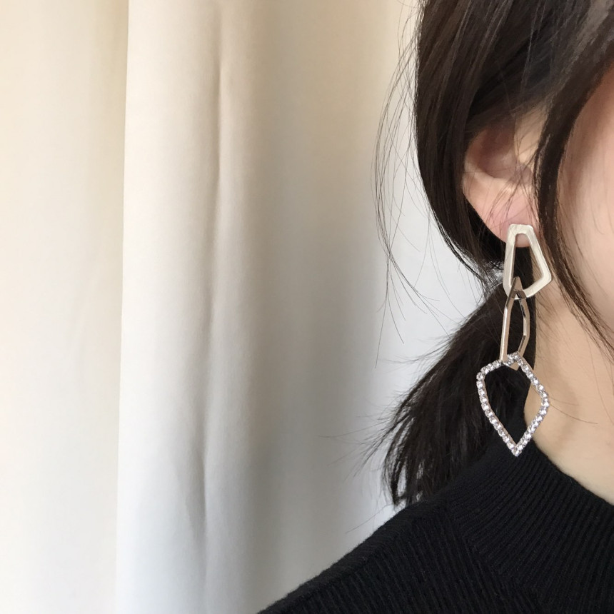 <b><p>Chen Multiple Cubic chain Drop Earrgs</p></b><b><p>チェン 多数 キュービック ーン ドロップイヤリング</p></b><br /><br /><p align='center'>