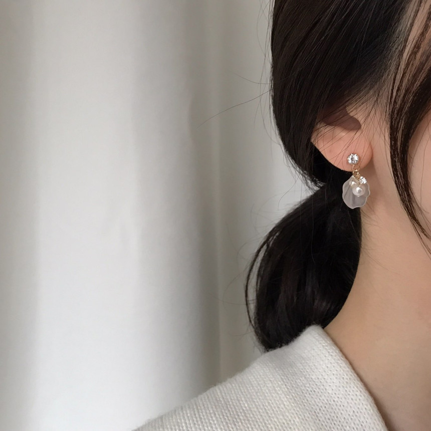 <b><p>Mingling no.1 petal HOMAIKA Pearl Drop Ers</p></b><b><p>ミンミン 第1 花びら ホマイカ 真珠 ドロップイヤリング 3色 説得力の 魅あるスタイル</p></b><br /><br /><p align='center'>