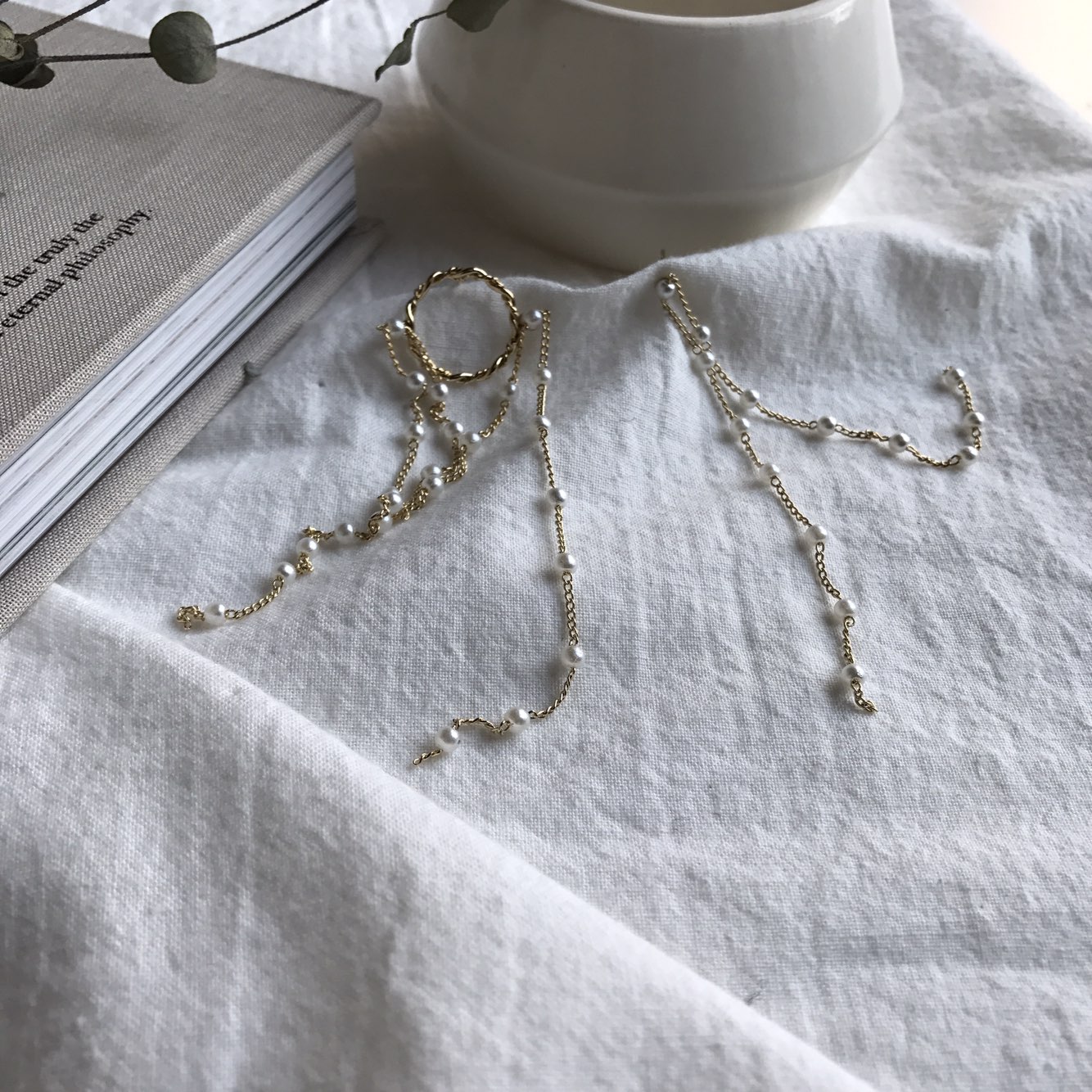 <b><p>Shaolin Unknown Pearl Long Drop Ergs Stand</p></b><b><p>シャーオルリン オンバル 真珠 ロング ドロップイヤグ 説得力の 魅あるスタイル</p></b><br /><br /><p align='center'>