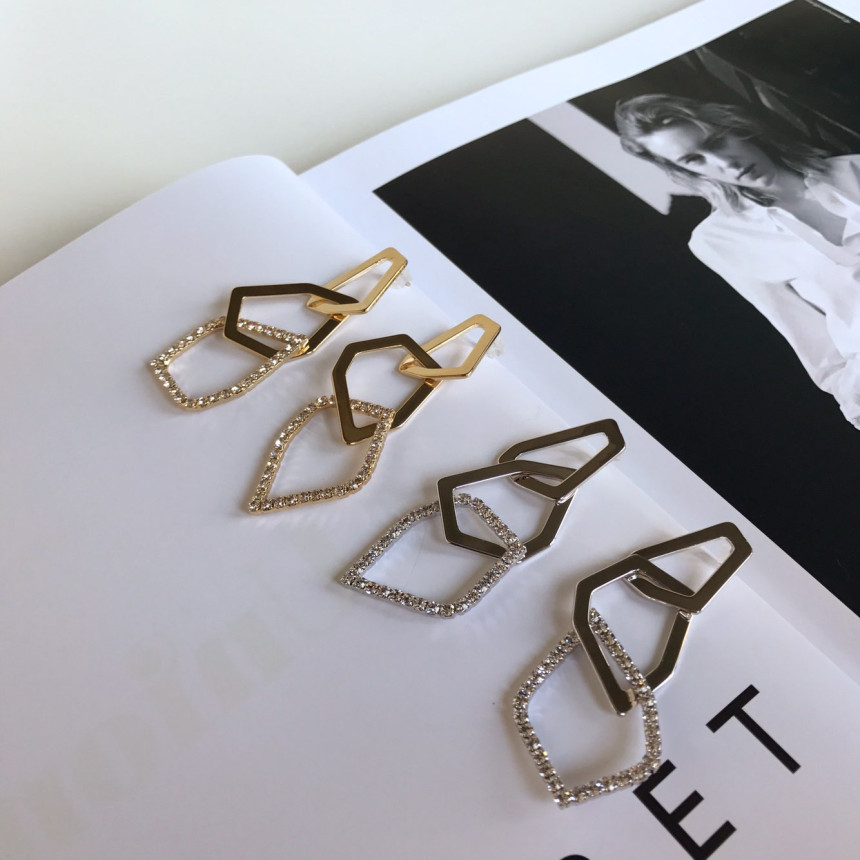 <b><p>Chen Multiple Cubic chain Drop Earrgs</p></b><b><p>チェン 多数 キュービック ーン ドロップイヤリング</p></b><br /><br /><p align='center'>