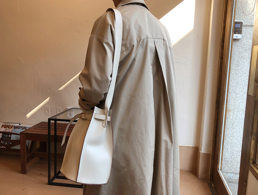 <b><p>French belt buckle shoulder bag Wom's</p></b><b><p>フレンチベルトバケットショルダーバッグ女性デイリー春バッグレザーバッグ20代 버킷백</p></b><br /><br /><p align='center'>