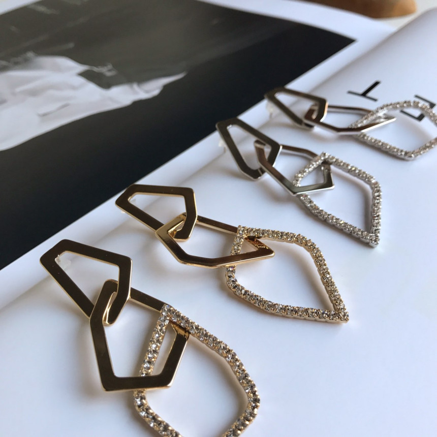 <b><p>Chen Multiple Cubic chain Drop Earrgs</p></b><b><p>チェン 多数 キュービック ーン ドロップイヤリング</p></b><br /><br /><p align='center'>