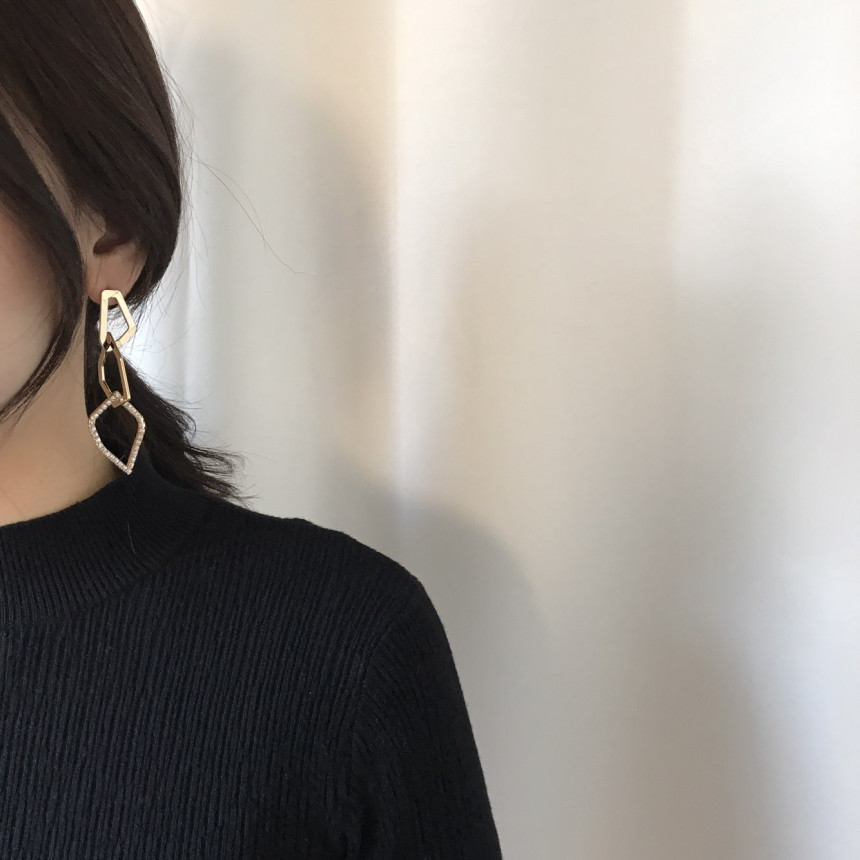 <b><p>Chen Multiple Cubic chain Drop Earrgs</p></b><b><p>チェン 多数 キュービック ーン ドロップイヤリング</p></b><br /><br /><p align='center'>