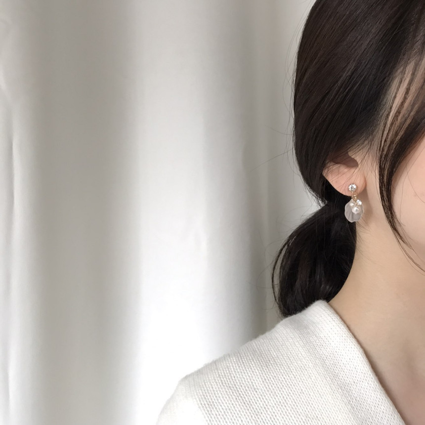 <b><p>Mingling no.1 petal HOMAIKA Pearl Drop Ers</p></b><b><p>ミンミン 第1 花びら ホマイカ 真珠 ドロップイヤリング 3色 説得力の 魅あるスタイル</p></b><br /><br /><p align='center'>