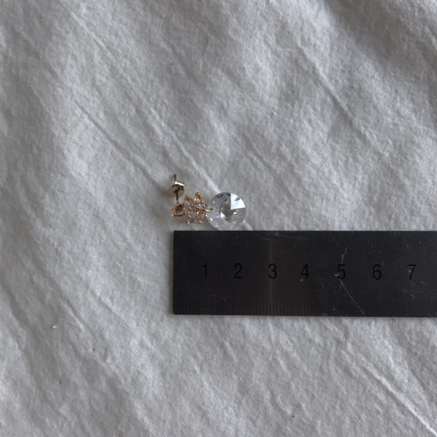 <b><p>Rev Cubic Daily Earrings Unique Sensity Mood</p></b><b><p>回転 キュービック デイリーピアス ユニークな感性ムード 女性コーディネート 豪華スタイル</p></b><br /><br /><p align='center'>