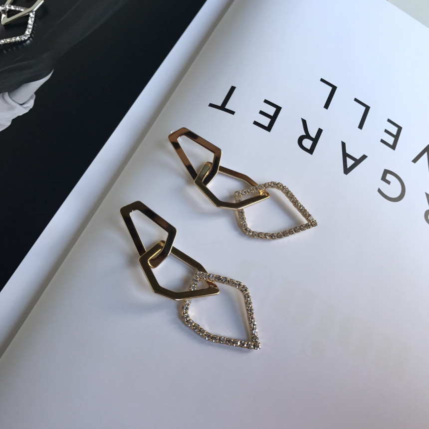 <b><p>Chen Multiple Cubic chain Drop Earrgs</p></b><b><p>チェン 多数 キュービック ーン ドロップイヤリング</p></b><br /><br /><p align='center'>