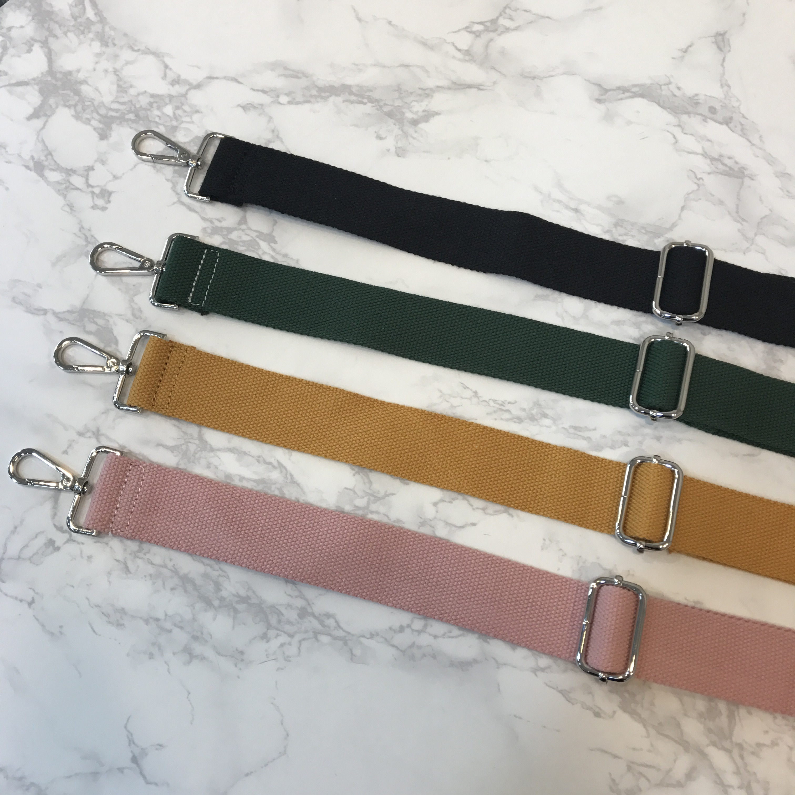 <b><p>Colors nvee Shoulder Bag 4c Charming Style</p></b><b><p>配色コンバースショルダーバッグ4color魅力があるスタイルデイリールックアイテムコーディネートしや</p></b><br /><br /><p align='center'>