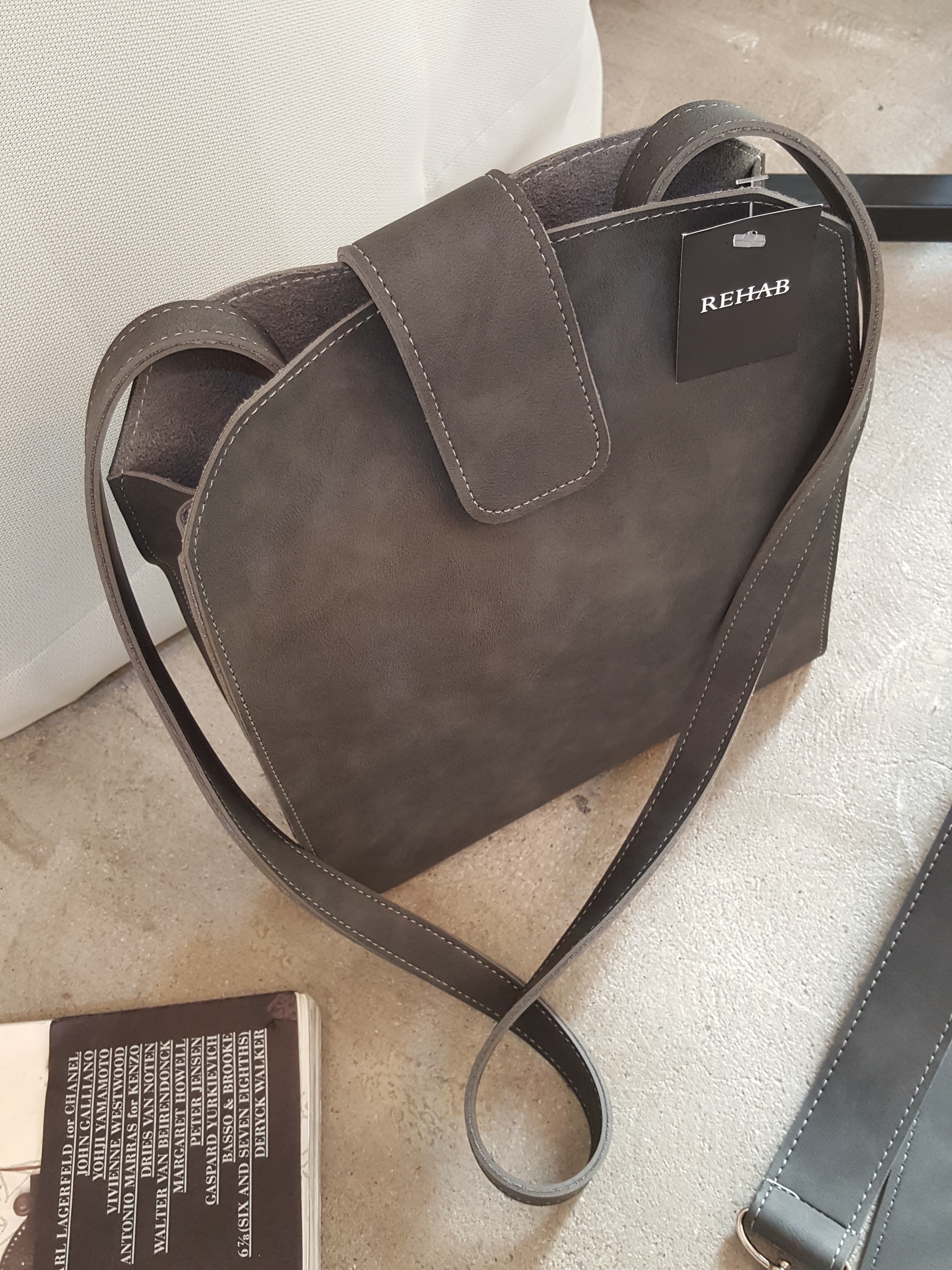 <b><p>Tria bag</p></b><b><p>トリアバック</p></b><br /><br /><p align='center'>