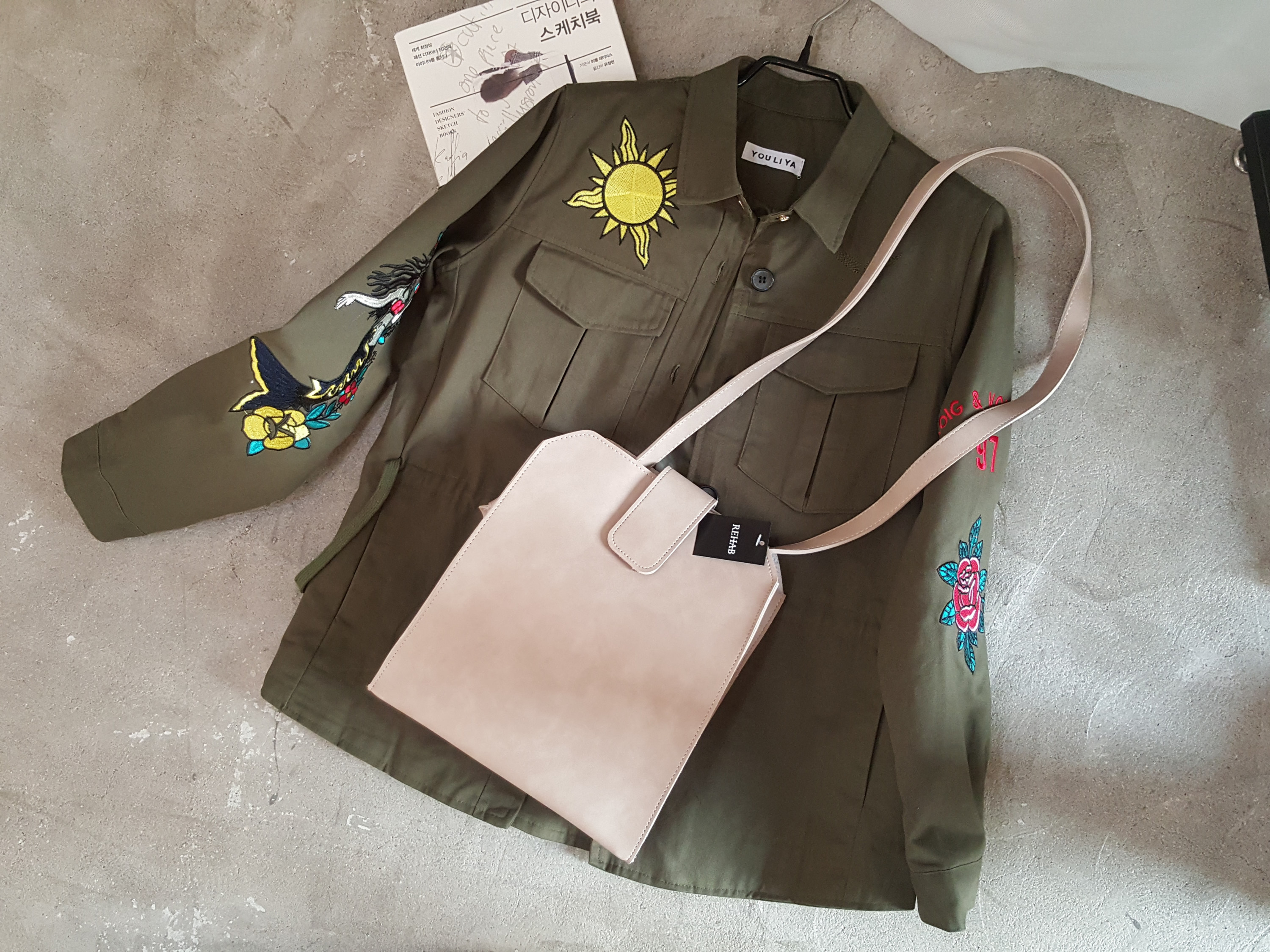 <b><p>Tria bag</p></b><b><p>トリアバック</p></b><br /><br /><p align='center'>