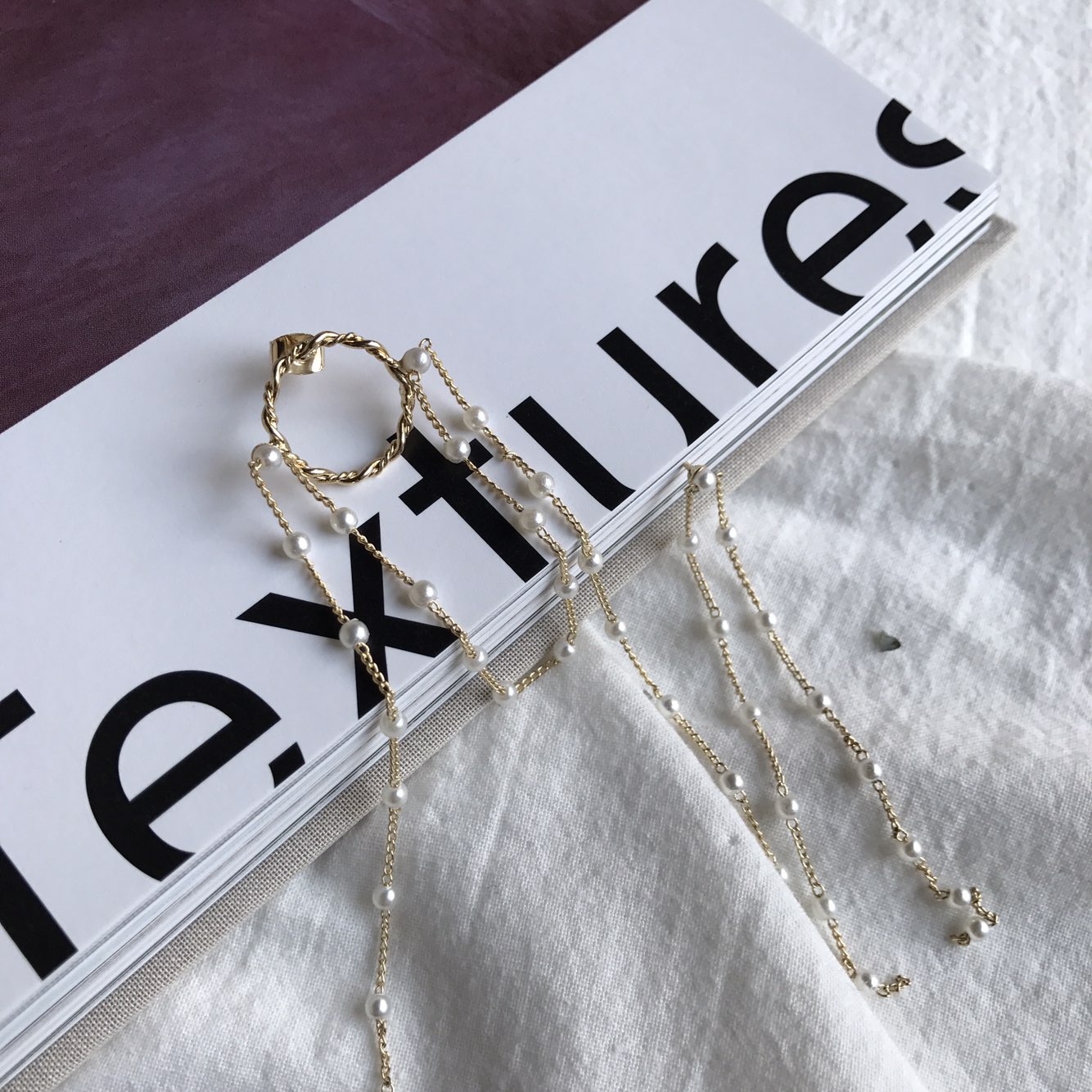 <b><p>Shaolin Unknown Pearl Long Drop Ergs Stand</p></b><b><p>シャーオルリン オンバル 真珠 ロング ドロップイヤグ 説得力の 魅あるスタイル</p></b><br /><br /><p align='center'>