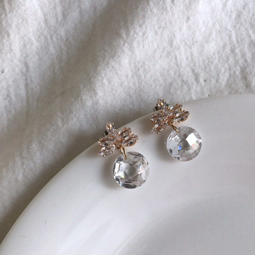 <b><p>Rev Cubic Daily Earrings Unique Sensity Mood</p></b><b><p>回転 キュービック デイリーピアス ユニークな感性ムード 女性コーディネート 豪華スタイル</p></b><br /><br /><p align='center'>